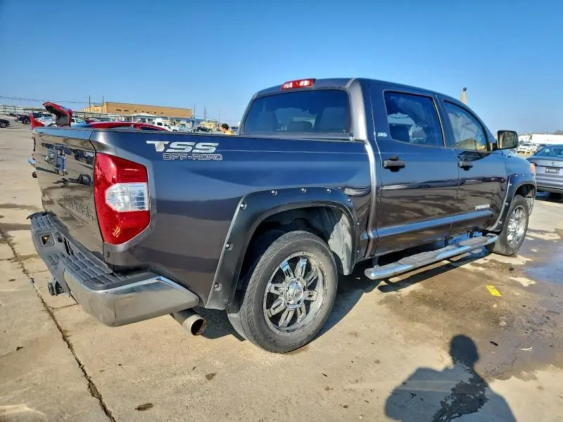 2015 TOYOTA TUNDRA CREWMAX SR5  