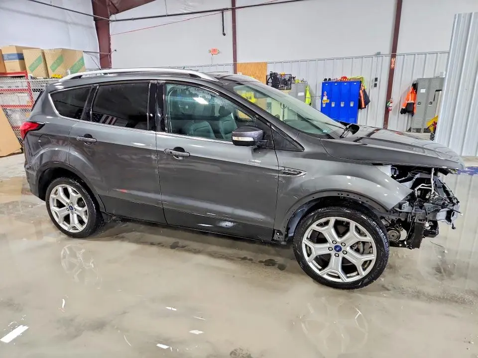 2019 FORD ESCAPE TITANIUM  