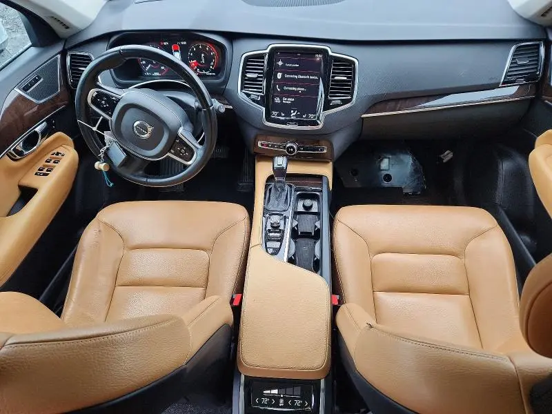 2016 VOLVO XC90 T6  