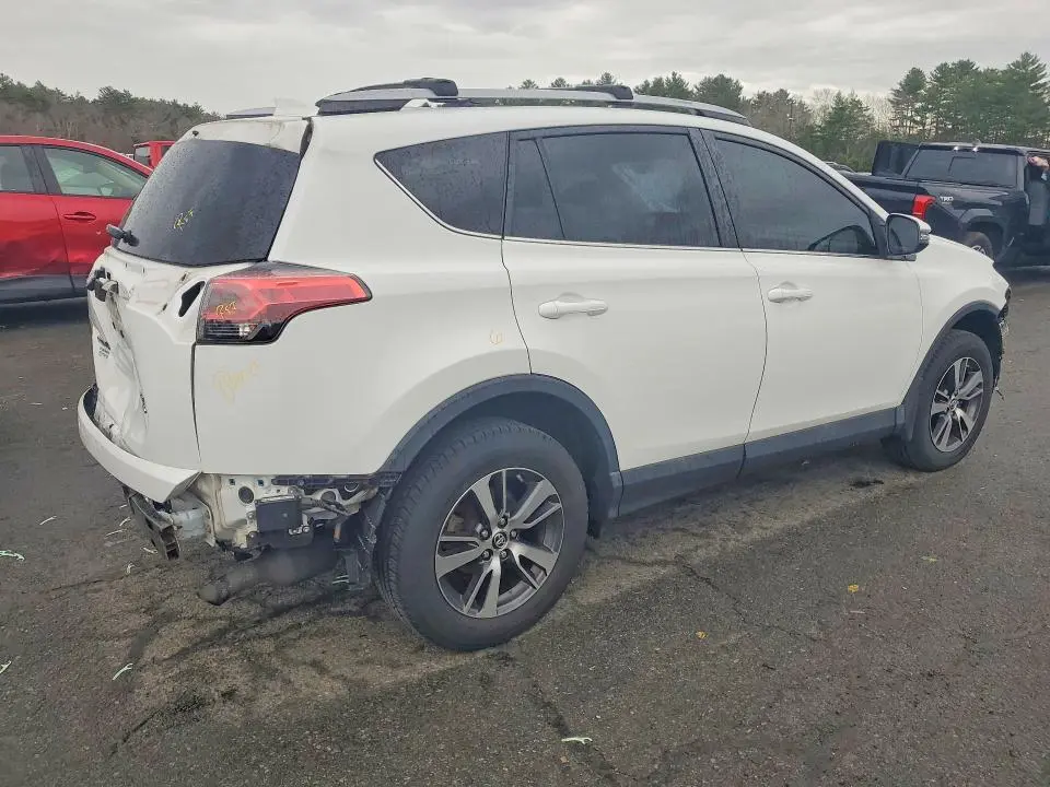 2018 TOYOTA RAV4 XLE  