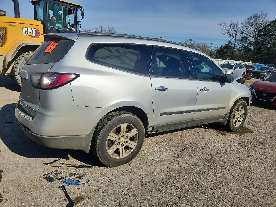 2016 CHEVROLET TRAVERSE LS  