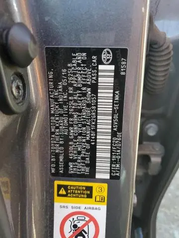 2016 TOYOTA CAMRY LE  