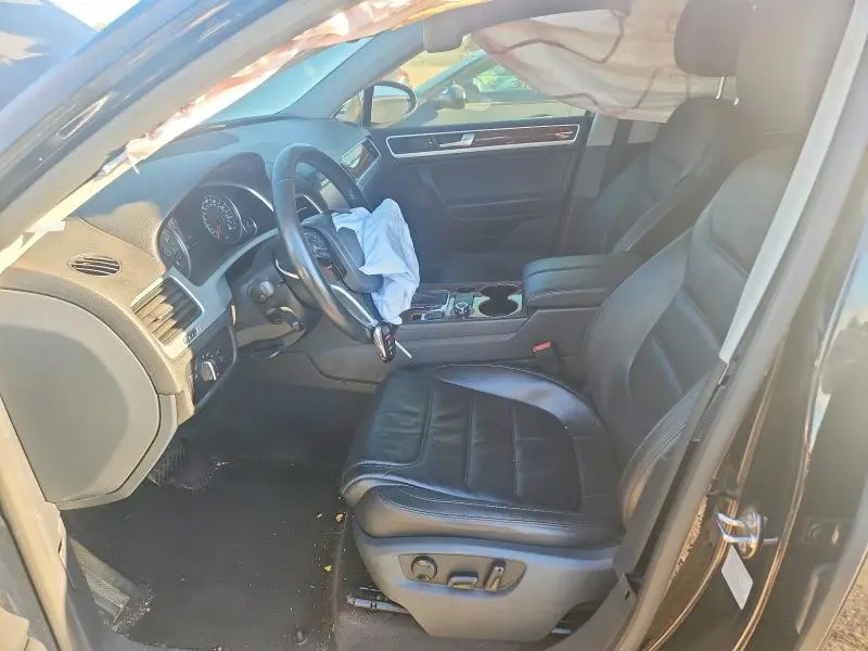 2013 VOLKSWAGEN TOUAREG V6  