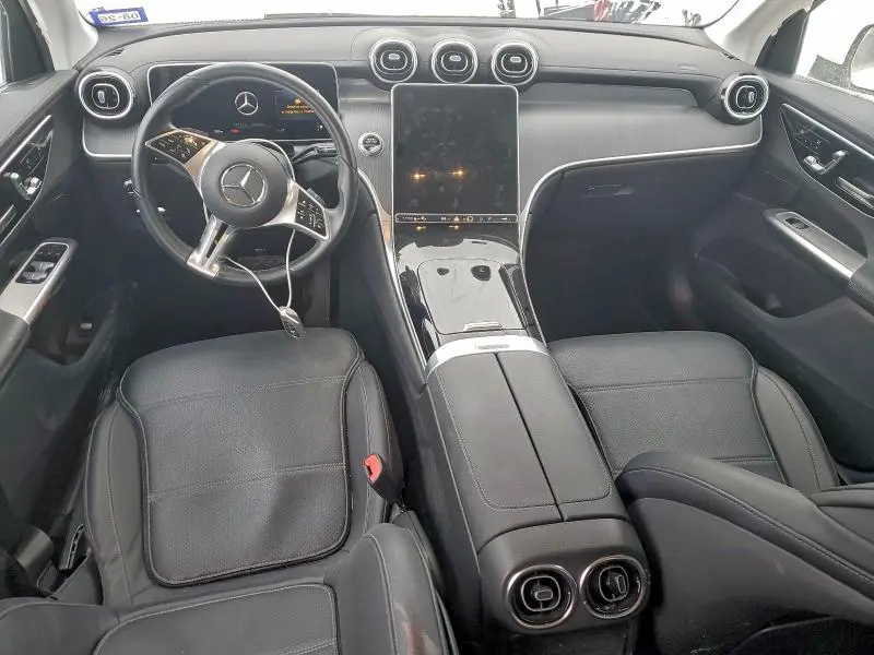 2024 MERCEDES-BENZ GLC 300  