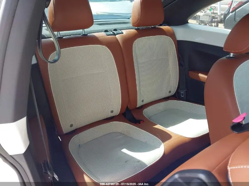 2015 VOLKSWAGEN BEETLE 1.8T CLASSIC