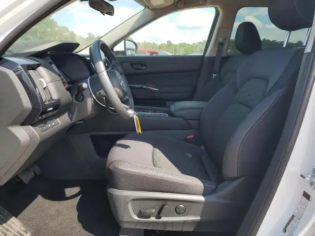 2025 NISSAN PATHFINDER SV  