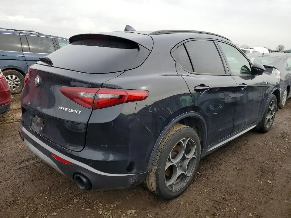 2022 ALFA ROMEO STELVIO TI  
