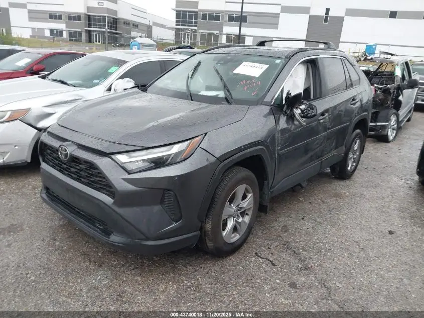 2025 TOYOTA RAV4 XLE