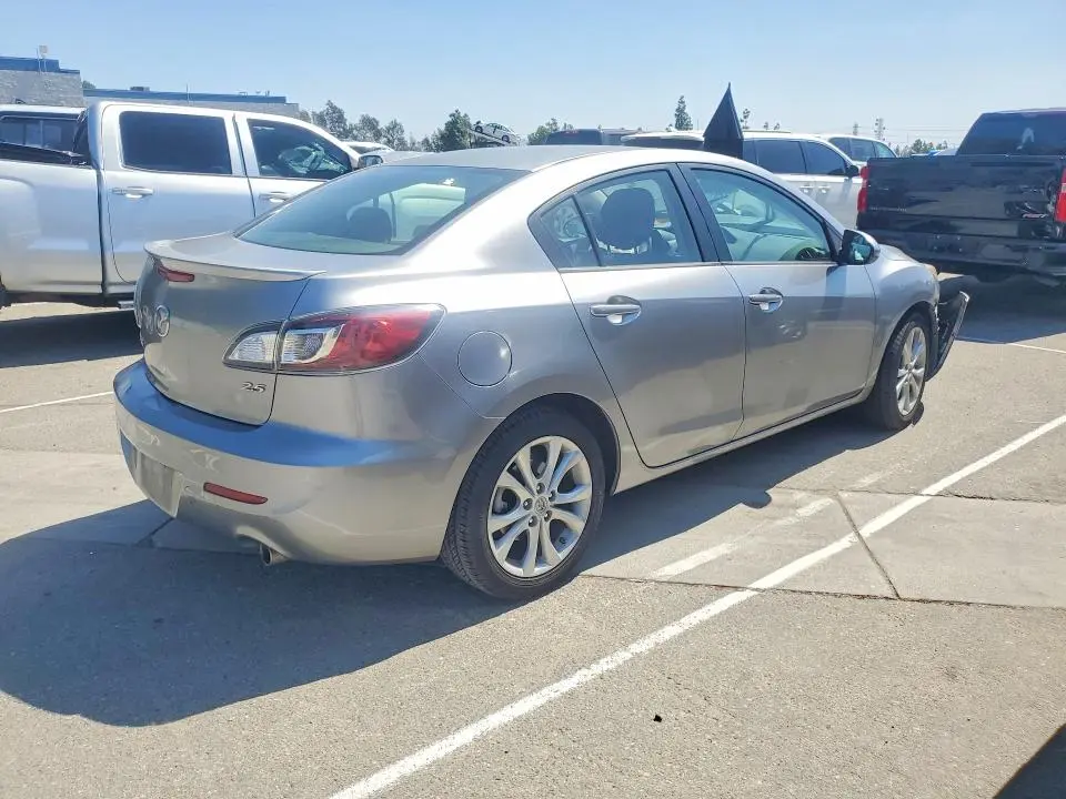 2010 MAZDA 3 S  
