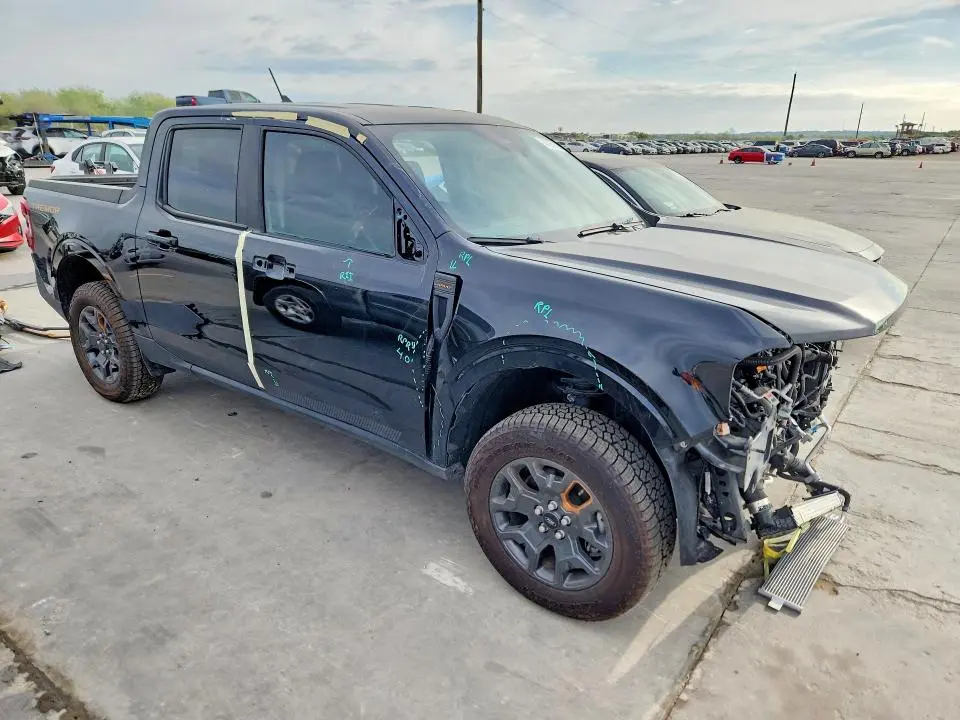 2024 FORD MAVERICK LARIAT TREMOR  