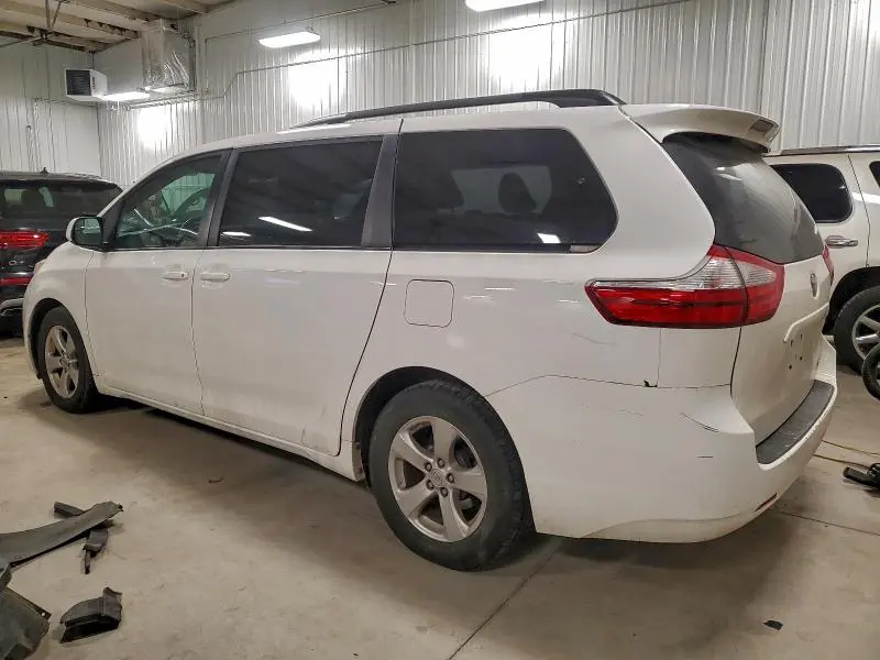 2016 TOYOTA SIENNA LE  