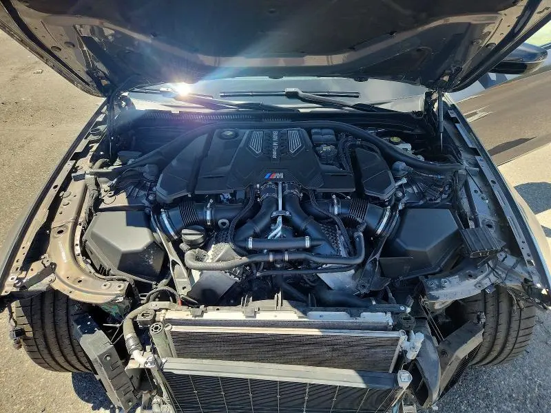 2022 BMW M5   