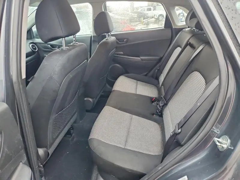 2020 HYUNDAI KONA SE  