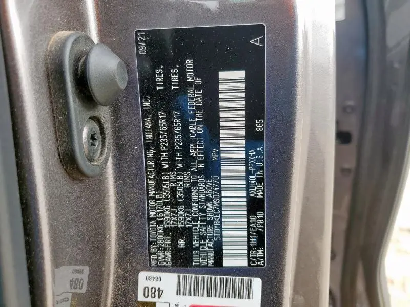 2021 TOYOTA SIENNA XLE  