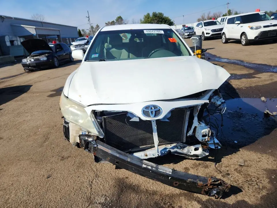 2011 TOYOTA CAMRY LE  
