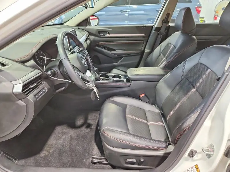 2023 NISSAN ALTIMA SR  