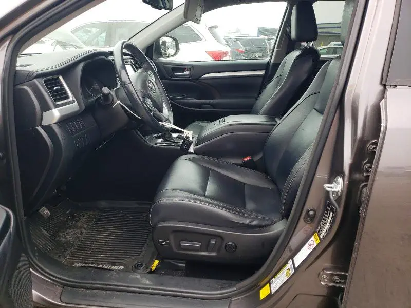 2016 TOYOTA HIGHLANDER XLE  