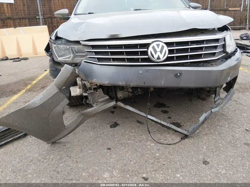 2017 VOLKSWAGEN PASSAT 1.8T S