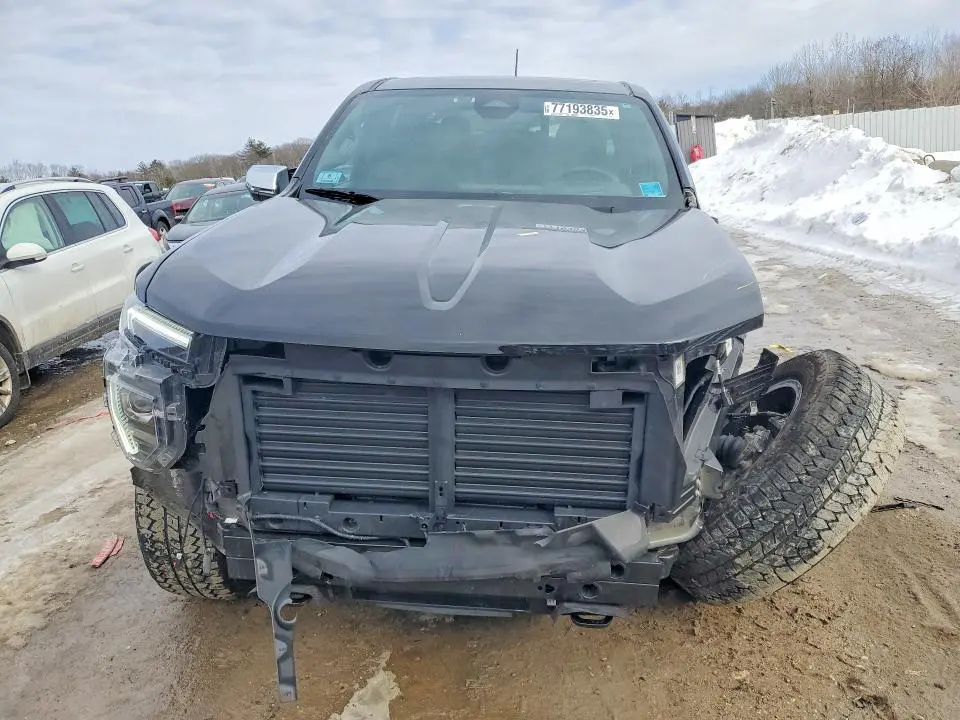 2024 GMC CANYON DENALI  