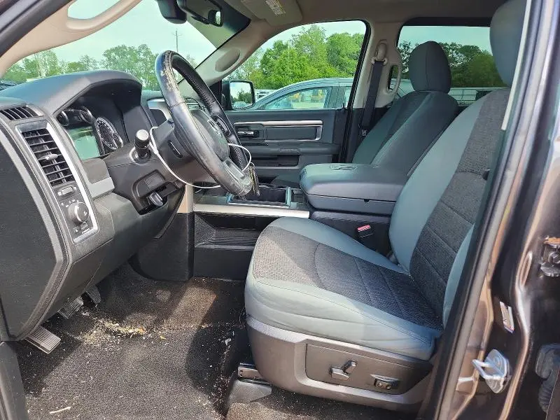 2015 RAM 1500 SLT  