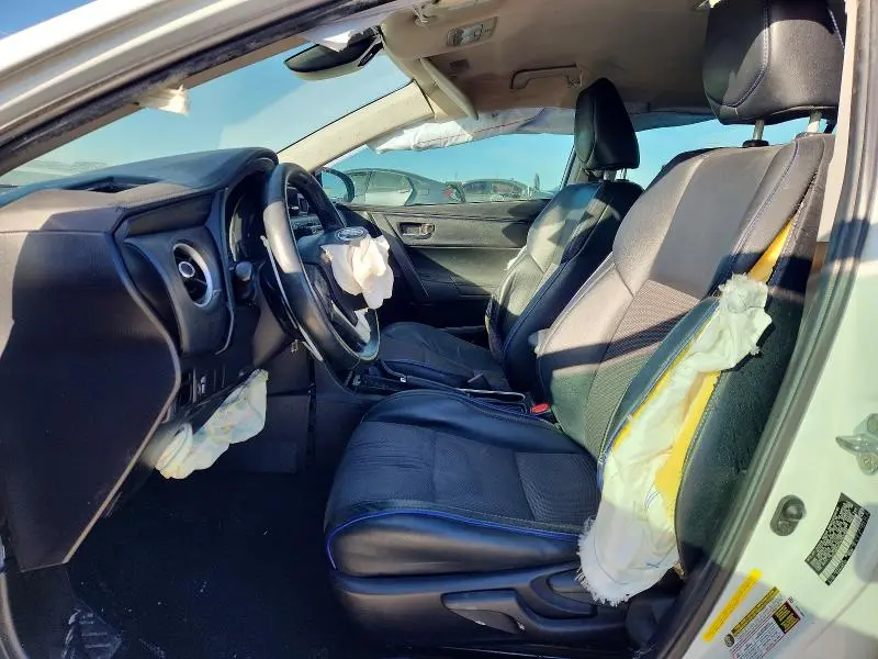 2019 TOYOTA COROLLA SE  