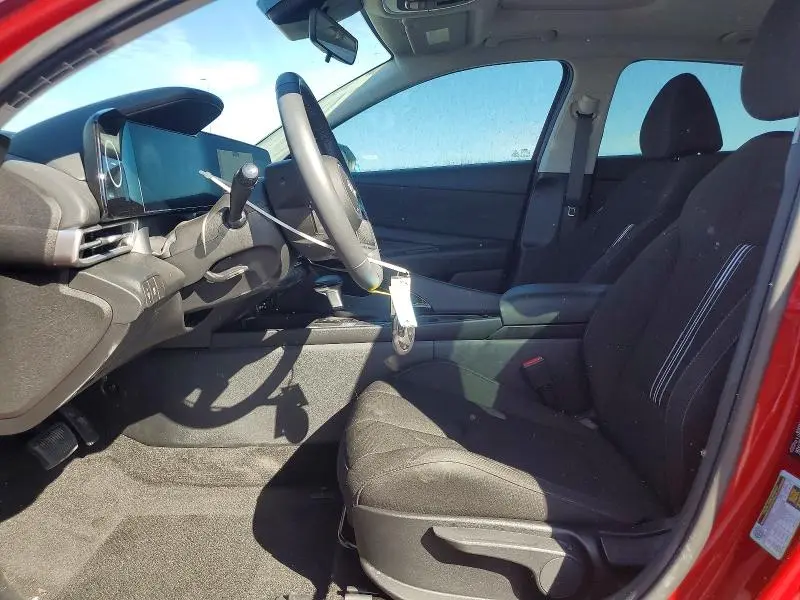 2025 HYUNDAI ELANTRA   