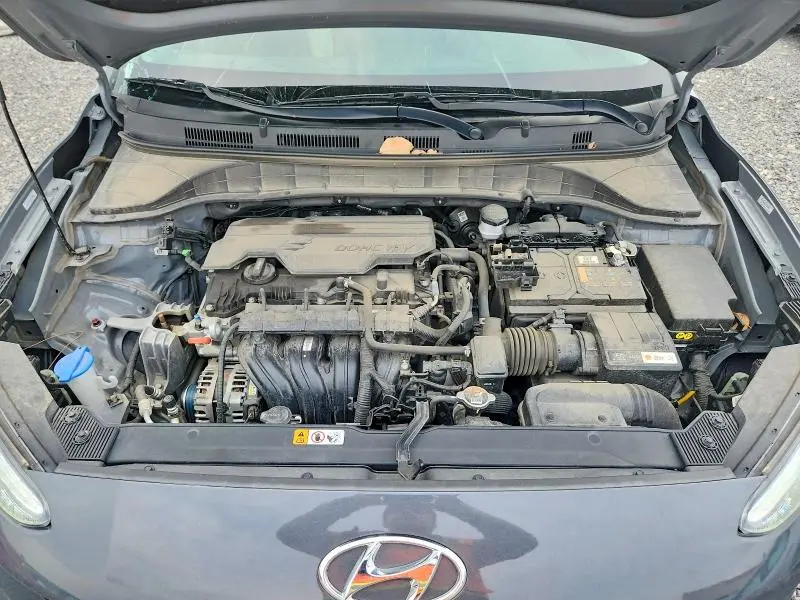 2023 HYUNDAI KONA SE  