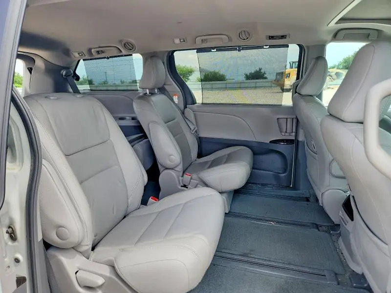 2017 TOYOTA SIENNA XLE 7-PASSENGER  