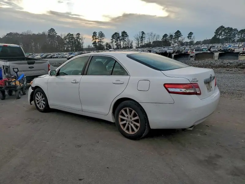 2010 TOYOTA CAMRY SE  