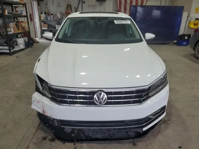 2017 VOLKSWAGEN PASSAT SE  