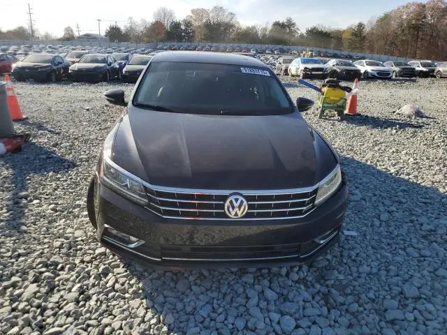 2017 VOLKSWAGEN PASSAT SE  