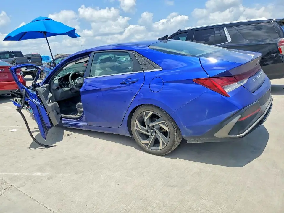 2024 HYUNDAI ELANTRA SEL  