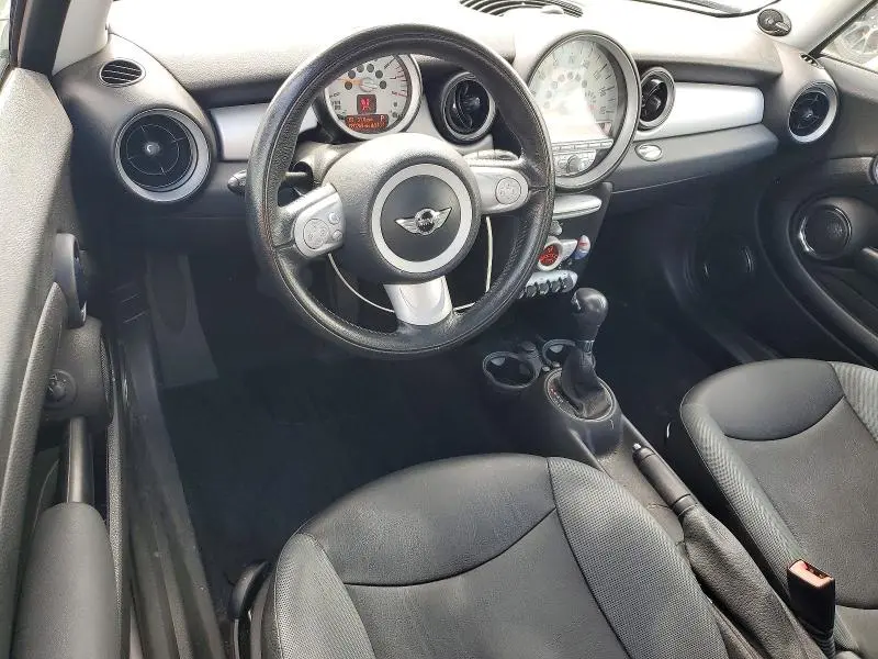2010 MINI COOPER   
