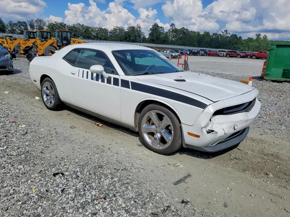2013 DODGE CHALLENGER SXT  