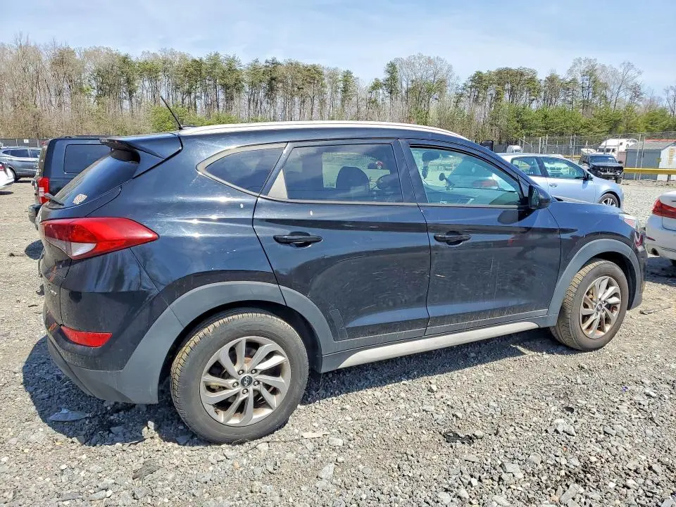 2017 HYUNDAI TUCSON SE  