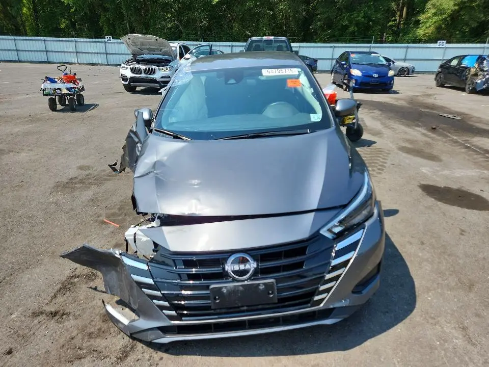 2025 NISSAN VERSA SV  