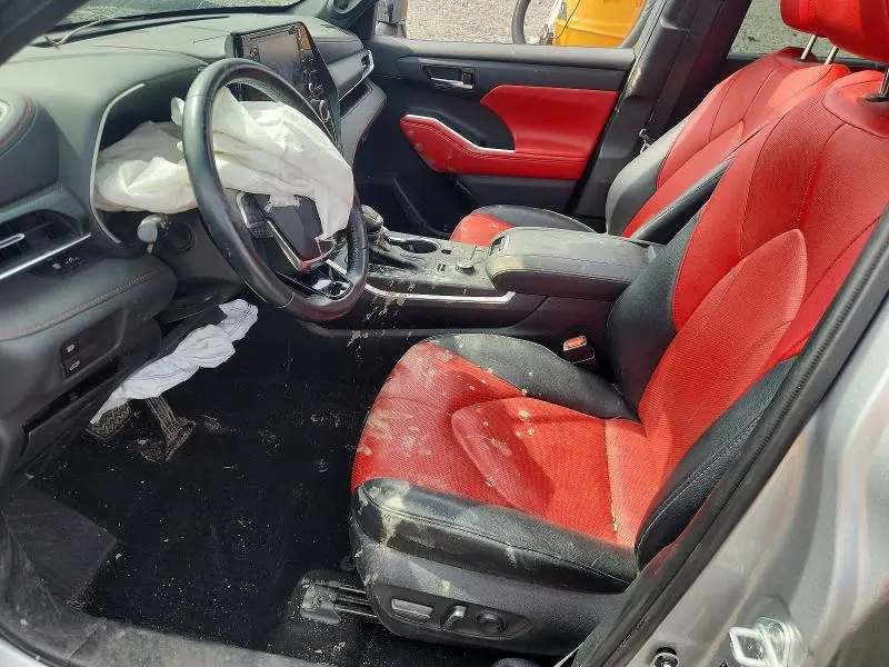 2021 TOYOTA HIGHLANDER XSE  
