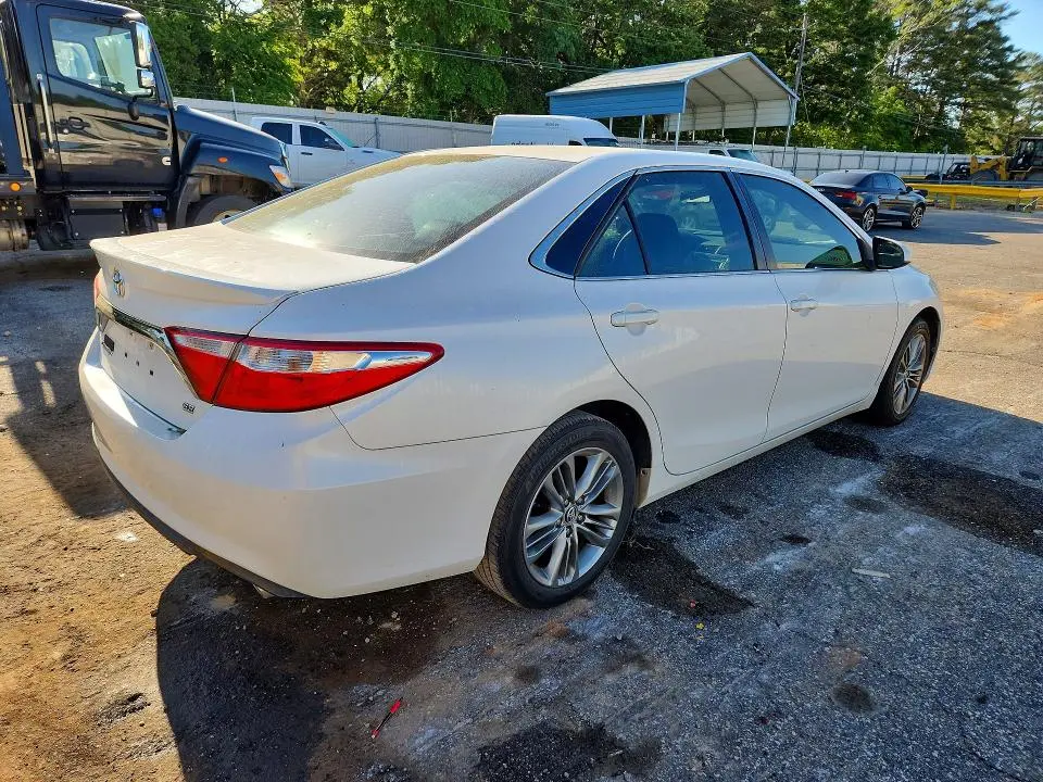 2017 TOYOTA CAMRY SE  
