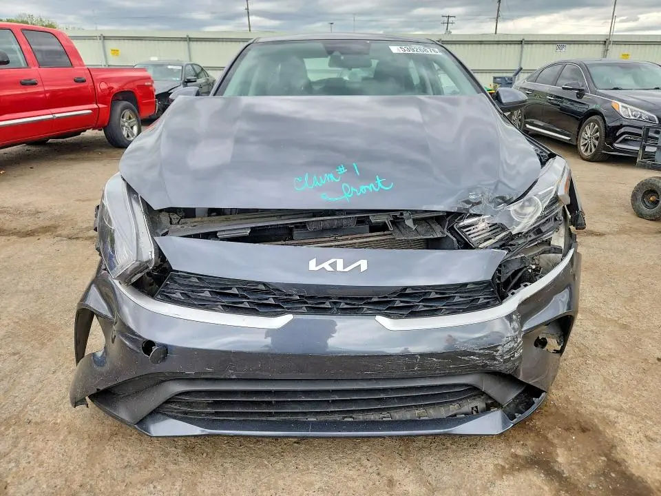2024 KIA FORTE LXS  