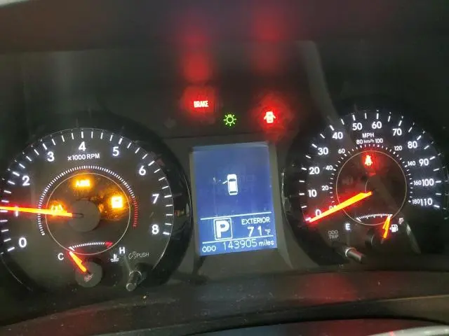 2017 TOYOTA SIENNA LE  