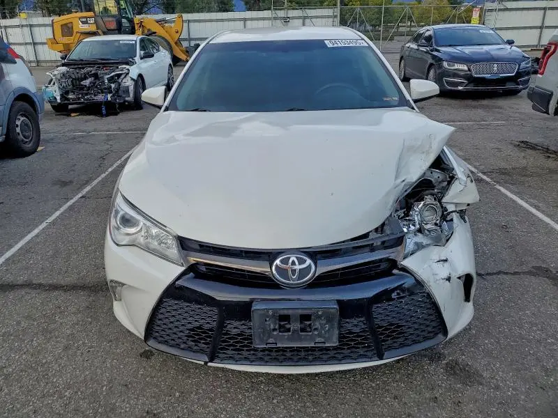 2015 TOYOTA CAMRY LE  