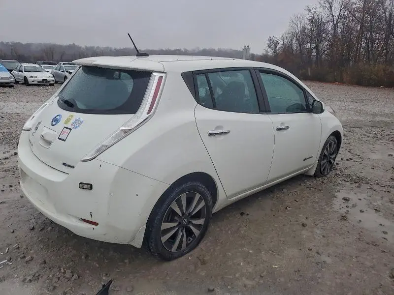 2016 NISSAN LEAF SV  
