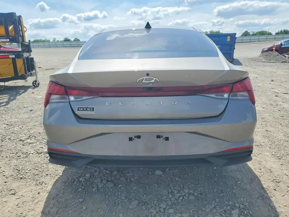 2022 HYUNDAI ELANTRA SEL  
