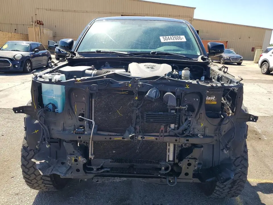 2017 TOYOTA TACOMA SR5 V6  