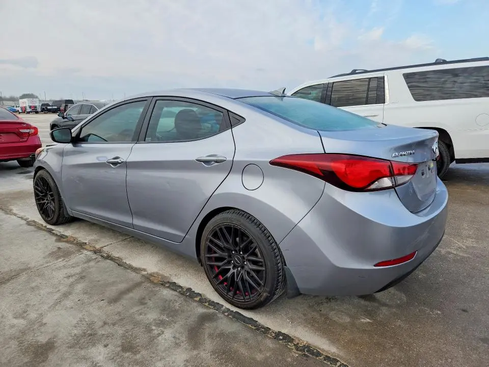 2015 HYUNDAI ELANTRA SE  