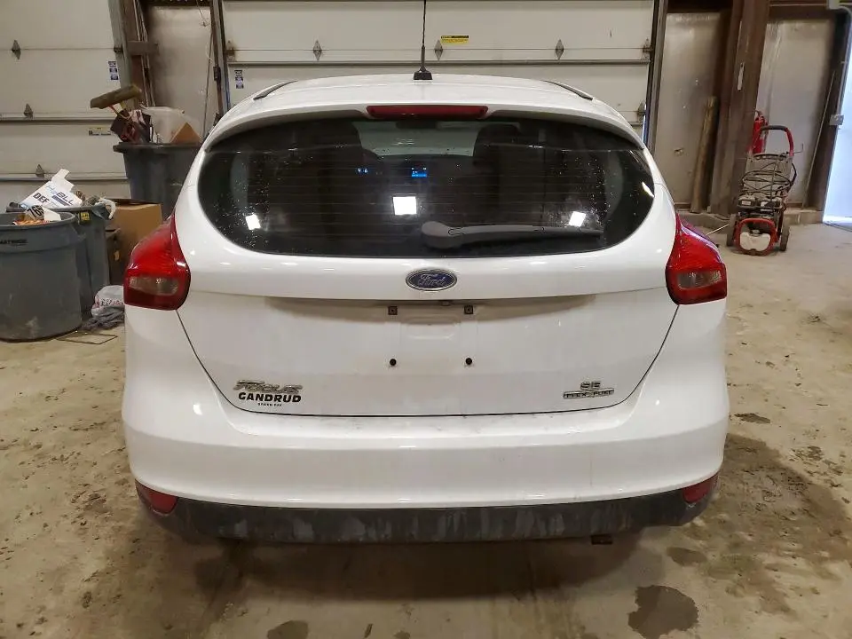 2016 FORD FOCUS SE  