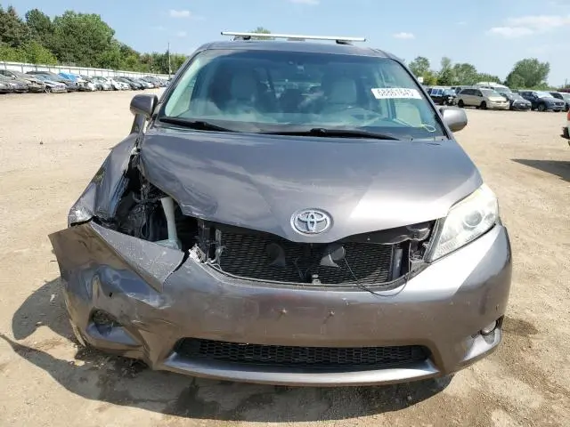 2012 TOYOTA SIENNA XLE  