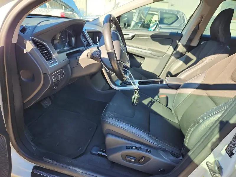 2015 VOLVO XC60 T5  