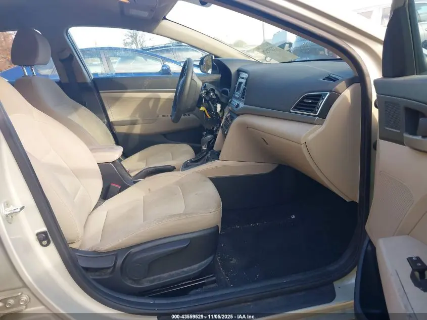 2017 HYUNDAI ELANTRA SE