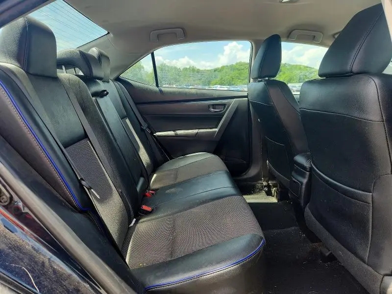 2017 TOYOTA COROLLA SE  